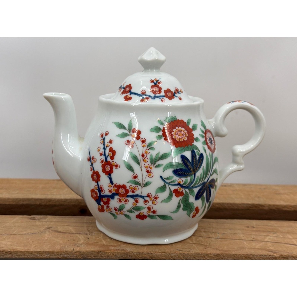 Smithsonian Institution Porcelain Teapot Floral Kakiemon Style Vintage